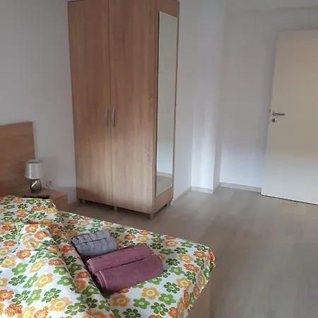 Coresi Maurer 5 Apartament *